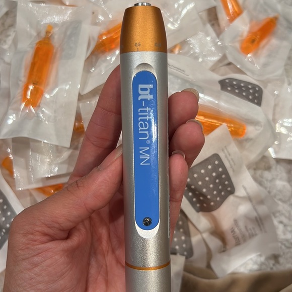 PROFESSIONAL GRADE MICRO-EXFOLIATION PEN MADE BY BIO-THERAPEUTIC - Picture 8 of 13